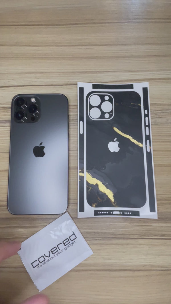 Skin iPhone Dark - Wykończenie z 22K Złota - EDYCJA SPECJALNA